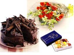 1/2 kg cake 6 flowers and 1/2 kg mithai