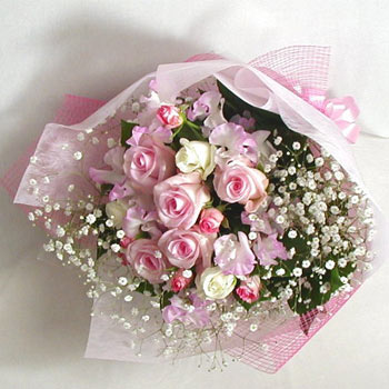 24 pink white roses bouquet