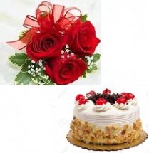 2 kg Strawberry Cake with 3 roses