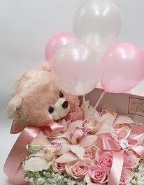 White or cream 6 inch Teddy with pink bouquet of 20 roses and 4 balloons