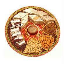 Thali with 250 gm dry fruit and 250 gm sweets