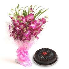 Orchids in a glass vase with 1 kg cake