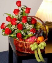 Red flowers Basket and 4kg.fruits