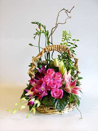 Basket of 15 Roses & 6 Orchids