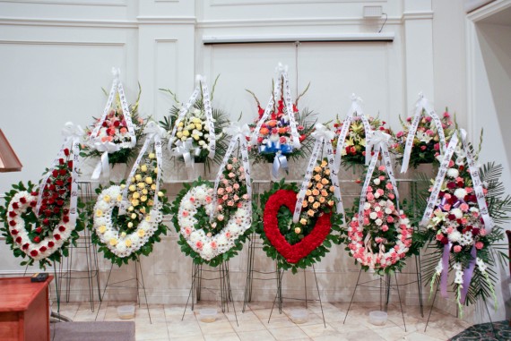 2 Heart shaped roses arrangement+2 baskets