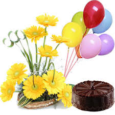Flowers basket with cake and balloons