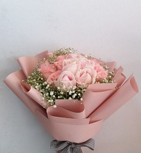 20 pretty peach white roses hand bouquet