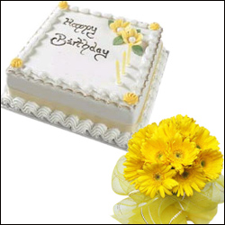 1/2 kg cake and flowers bouquet