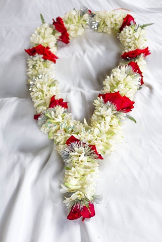 buy indian flower garlands